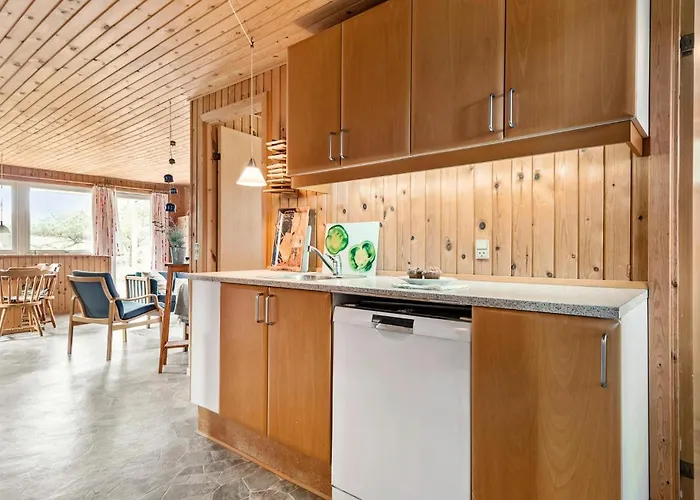 Feriehus 3 Bedroom Cozy In