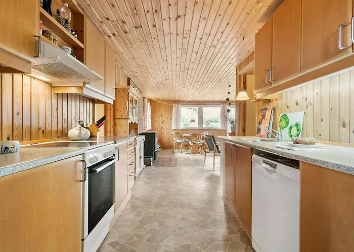 3 Bedroom Cozy In *